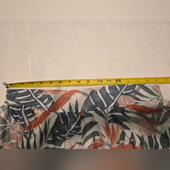 La Maison par Molly Bracken, shorts, size Medium - Picture 11 of 13